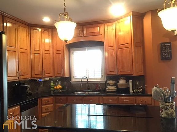 3rd image of 674 Autumn Wood Dr