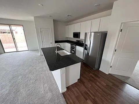 1751 E Fontana Dr — Photo 9