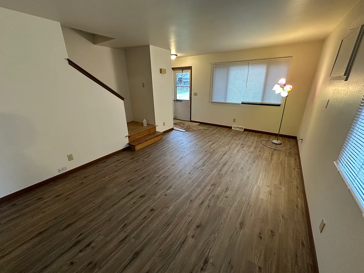 Living room. - 7943 Daniel Ct