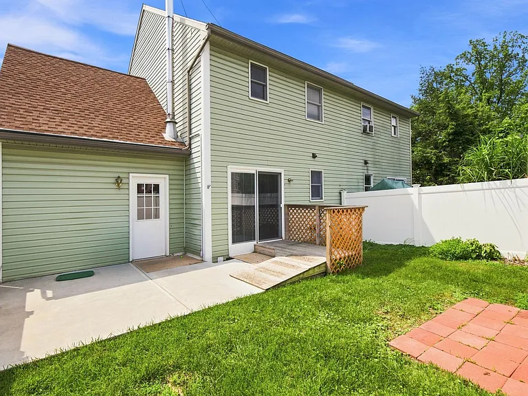 15 Beech Ln — Photo 22