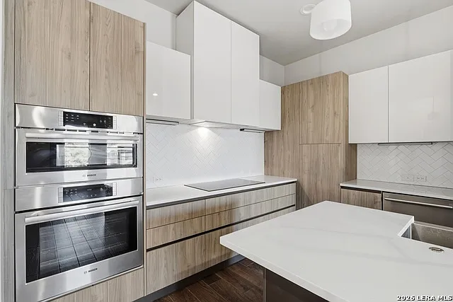 1817 N Saint Marys St #102 — Photo 10