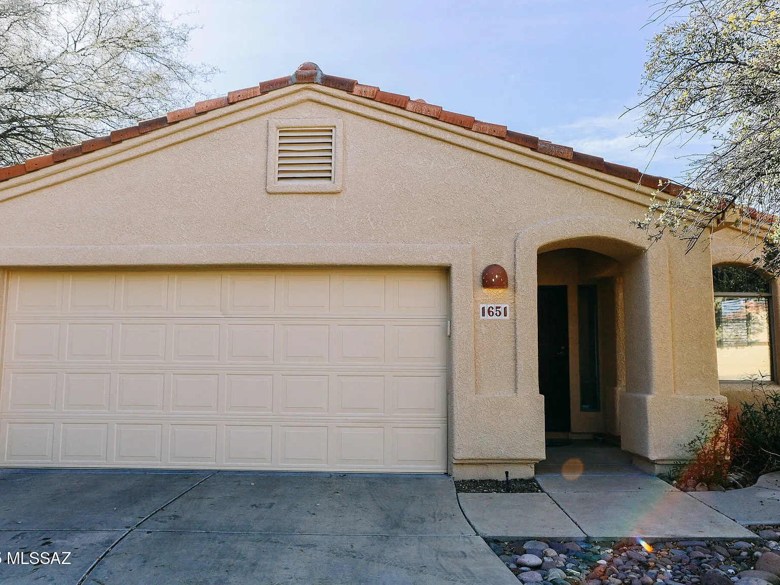 3 bed, 2.0 bath, 1339 sqft, $2,400 — Photo 3
