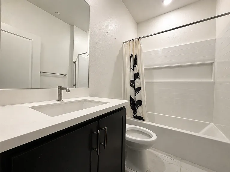 2051 Rosemary Dr — Photo 11