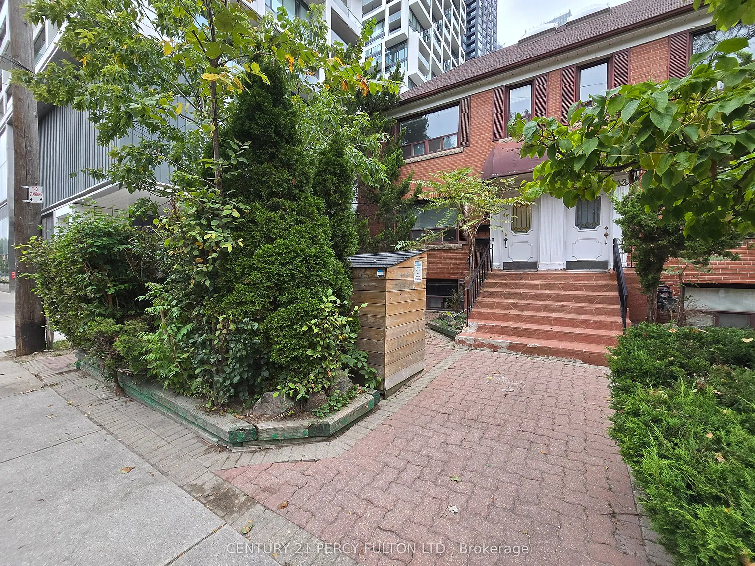 2 bed, $2,300 — Photo 1