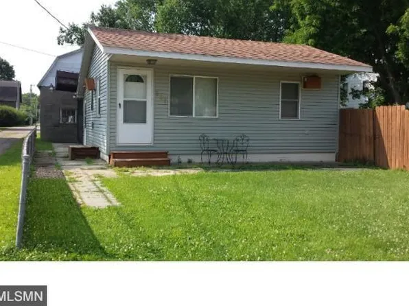 205 2nd St NW, Pine Island, MN 55963