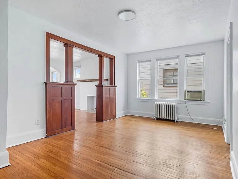 1205-1207 Illinois — Photo 12