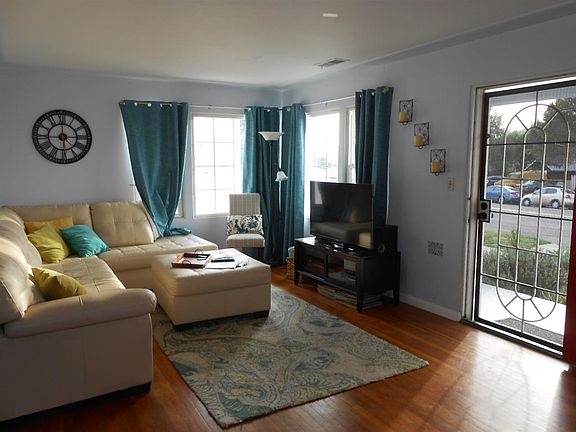 3rd image of 4877 W Mountain View Dr