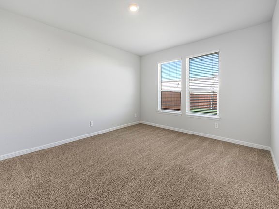 3rd image of 1808 Bluebonnet Ln