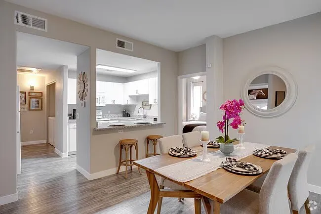 The Cove Apartments — Photo 15