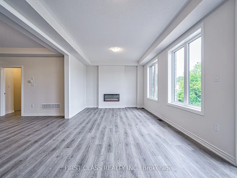 61 Kenneth Rogers Cres — Photo 18