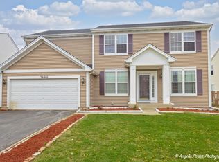 39640 N Queensbury Ln, Beach Park, IL 60083