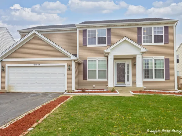 39640 N Queensbury Ln, Beach Park, IL 60083