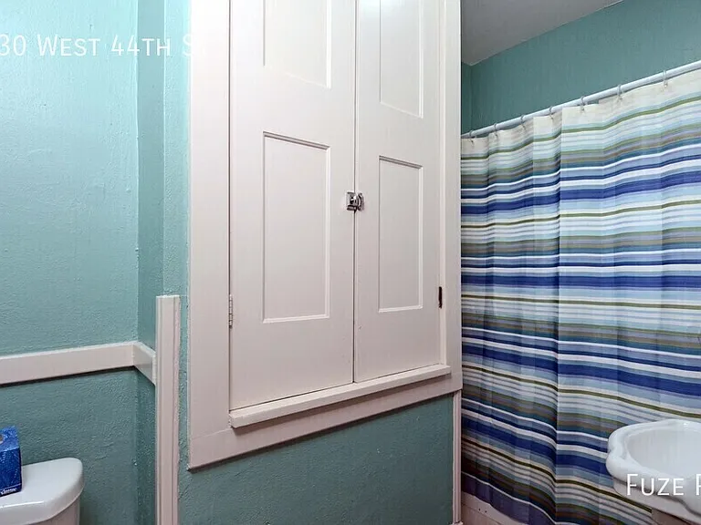 130 W 44th St — Photo 16