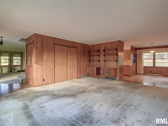 5th image of 910 2nd Ave S