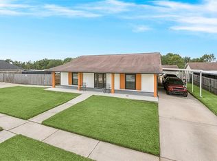 2556 W Friendship Dr, Harvey, LA 70058