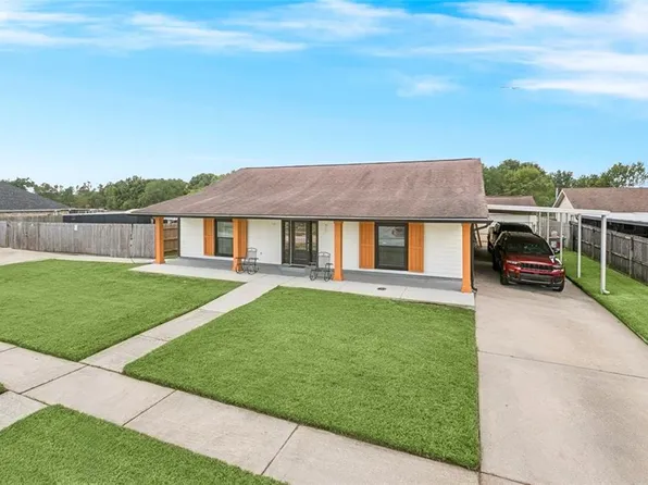 2556 W Friendship Dr, Harvey, LA 70058