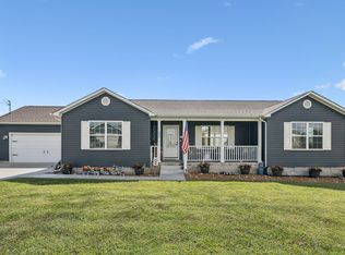605 Strawberry Dr, Winchester, TN 37398