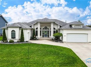 801 Pine Valley Dr, Bowling Green, OH