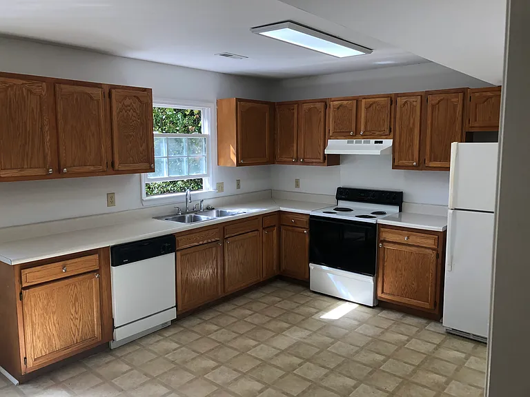 9 Waverly Pl #B — Photo 10