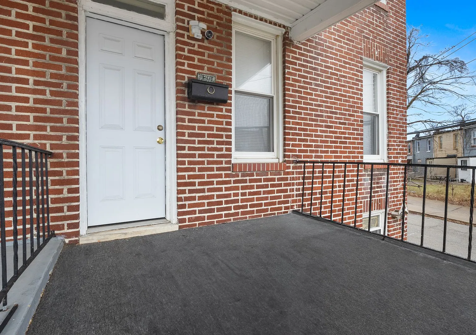 Modern Comfort & Space at 3201 Elmley Ave — Photo 2