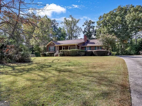 2232 Valley Creek Cir, Snellville, GA 30078