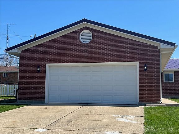 4th image of 1213 Sugar Maple Dr