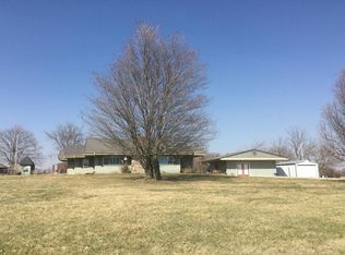 12376 Liv #302, Chillicothe, MO 64601