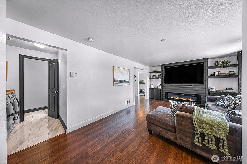 5th image of 1015 S 25th Street