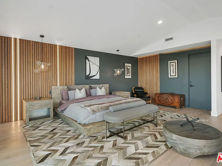 1500 Viewsite Ter — Photo 16