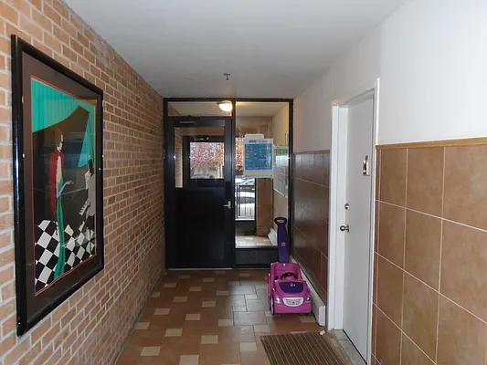 Rented by 18 REALTY | media 45