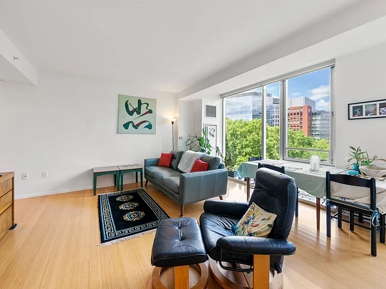 2 Earhart St #421 — Photo 4