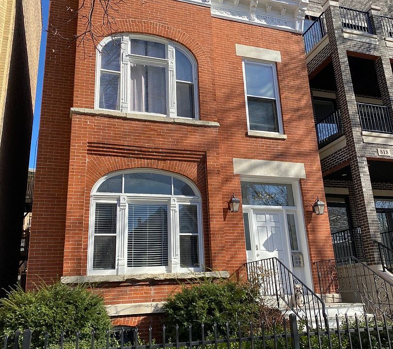 1st image of 820 W Wrightwood Ave