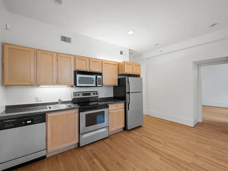 500 Shady Ave #22 — Photo 6