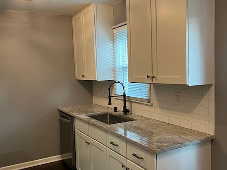 3238 Rhode Island Ave S — Photo 2