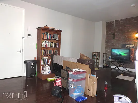 Rented by Rennit Inc. | media 21