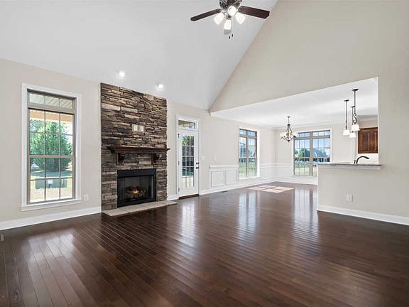 2nd image of 1524 Amblewood Way