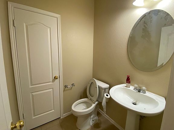5th image of 306 Olmos Dr