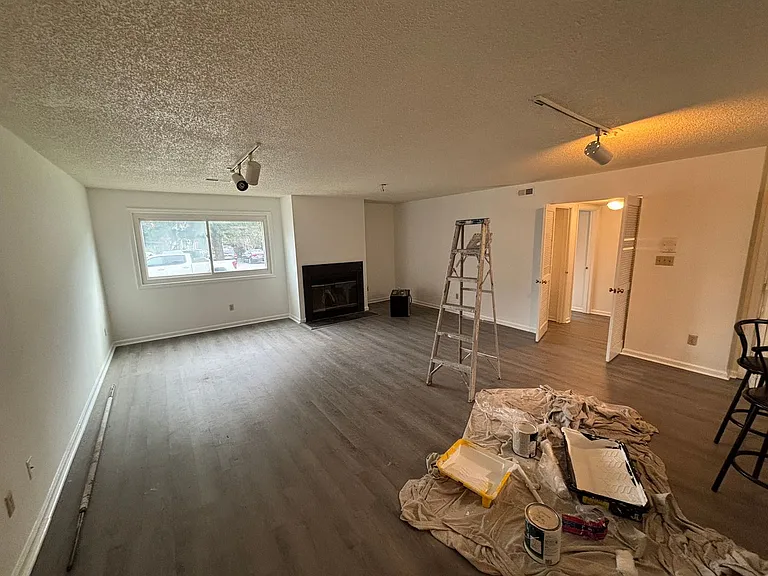 315 24th St #240 — Photo 3