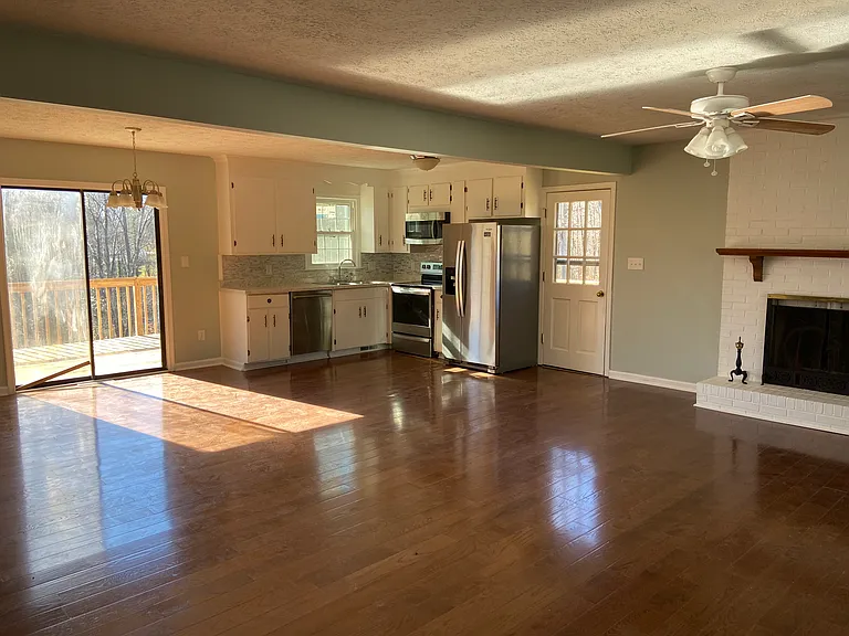 182 Patricia Dr — Photo 14