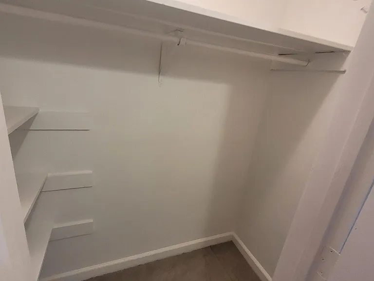 910 Edwards Ave — Photo 5