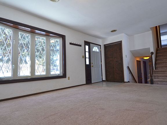 4th image of 1420 James Ct
