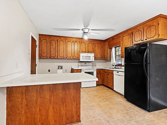 5th image of 103 Colson St