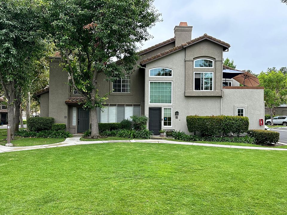 1st image of 17 Wisteria Pl
