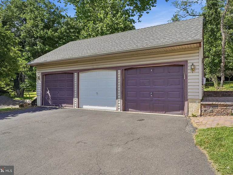 612 Bustleton Pike — Photo 31