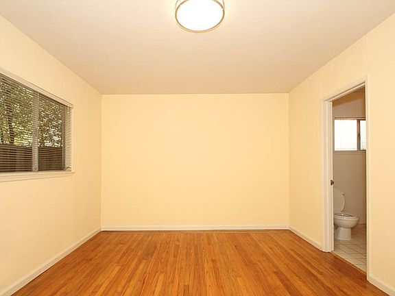 5th image of 528 Kendall Ave APT 02