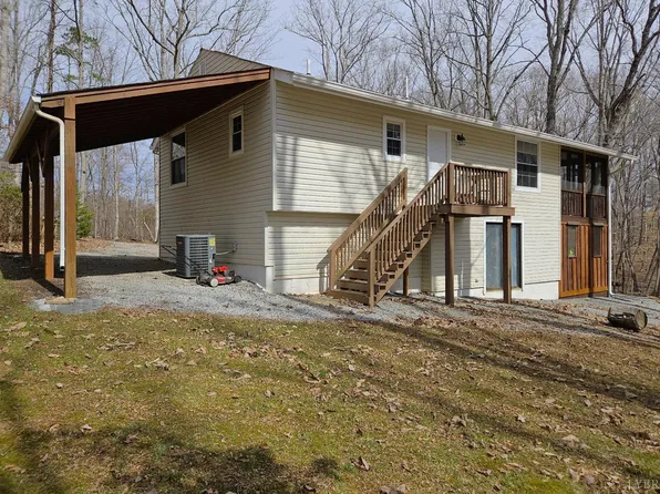 3190 Five Forks Rd, Pamplin, VA 23958