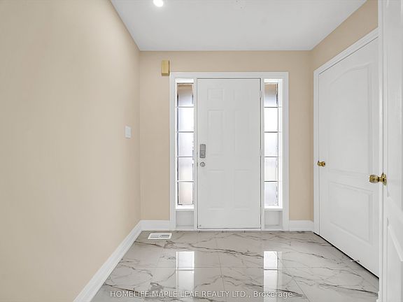 4th image of 6 Vermont Rd