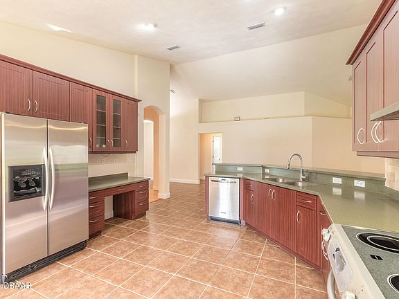 4th image of 307 Leoni St