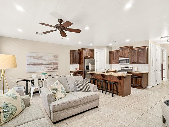 3rd image of 4279 E Razor Ridge Dr