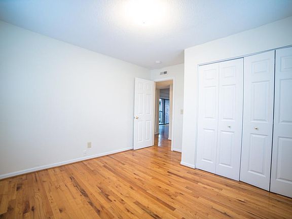 4th image of 4012 Oak St APT 12
